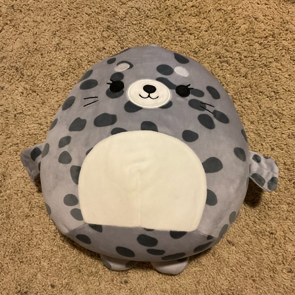 Squishmallows Gray and Cream Spotted Seal Plush